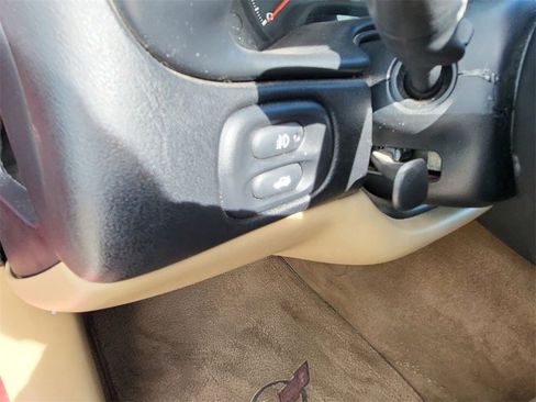 Used 2000 Chevrolet Corvette Convertible w/ Memory Pkg image 21