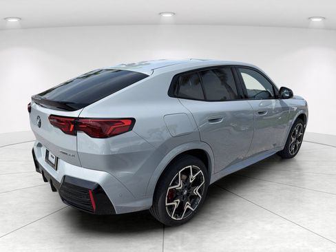 New 2026 BMW X2 xDrive28i w/ Technology Package AWD/4WD image 4