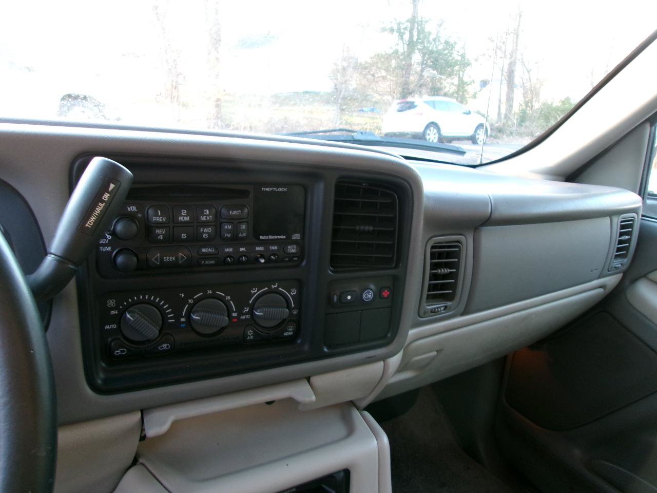 Used 2001 Chevrolet Suburban LT w/ LT Preferred Equipment Group RWD image 14