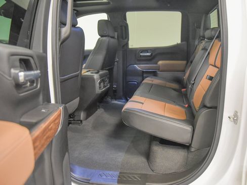 Used 2021 Chevrolet Silverado 1500 High Country w/ Technology Package image 4