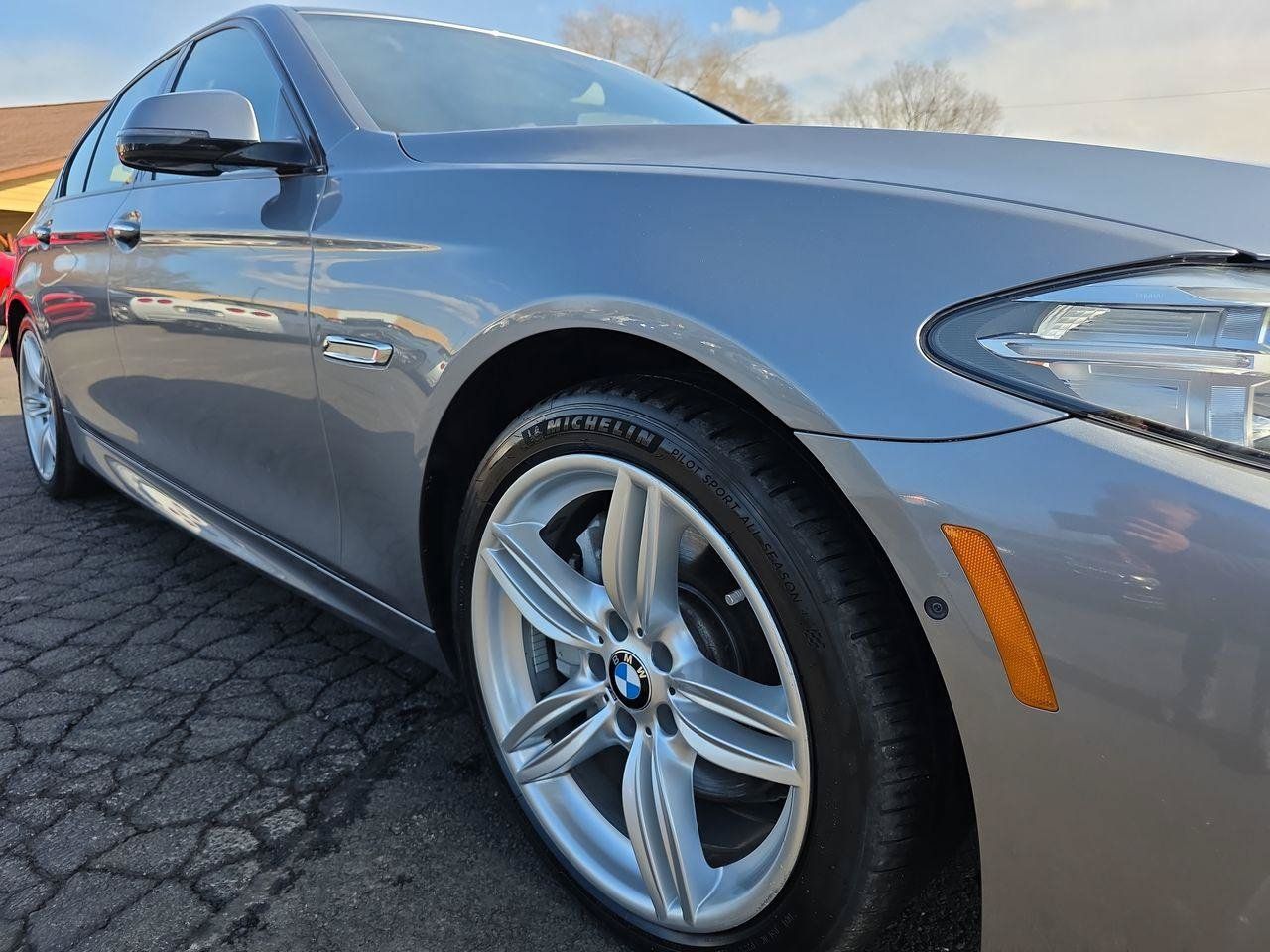 Used 2015 BMW 550i xDrive Sedan AWD/4WD image 35