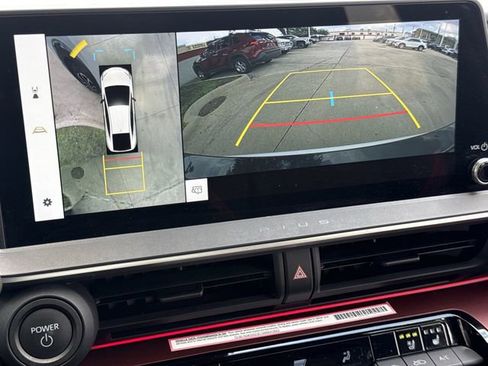 Used 2024 Toyota Prius Prime Premium w/ Advanced Technology Package FWD image 17