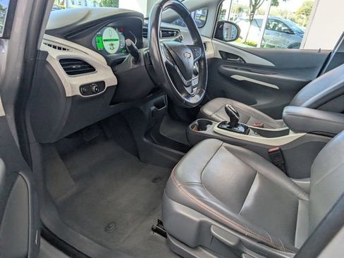 Used 2020 Chevrolet Bolt Premier w/ Infotainment Package image 7