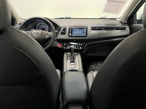 Used 2020 Honda HR-V Touring image 17