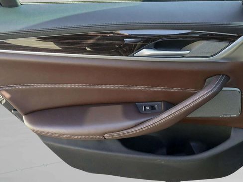 Used 2018 BMW 540i xDrive image 27