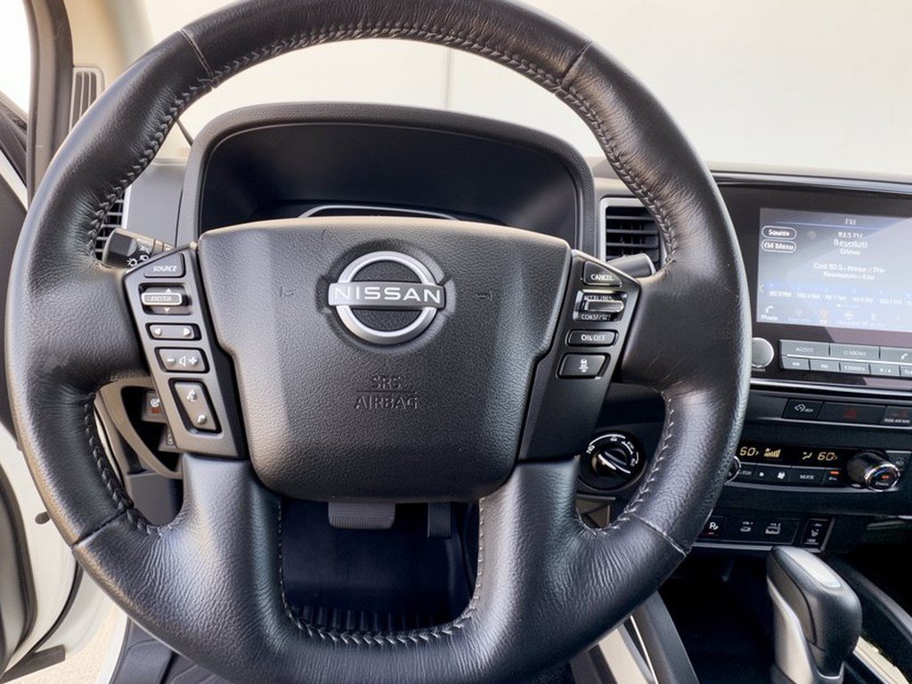 Used 2024 Nissan Frontier SL w/ Technology Package AWD/4WD image 10