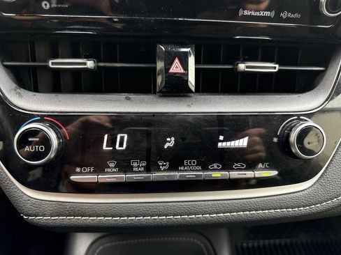 Used 2020 Toyota Corolla SE FWD image 19