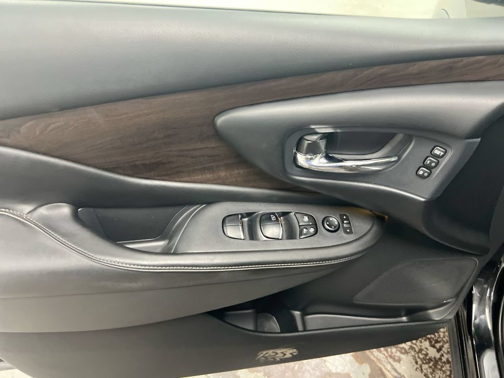 Used 2019 Nissan Murano Platinum FWD image 22