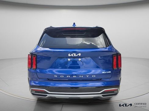 Certified 2022 Kia Sorento SX FWD image 6
