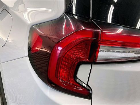 Used 2024 GMC Terrain SLE FWD image 27