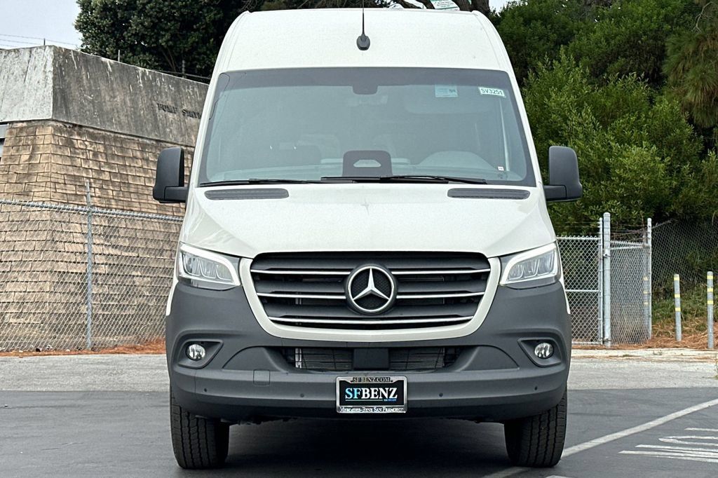 Used 2025 Mercedes-Benz Sprinter 2500 image 6