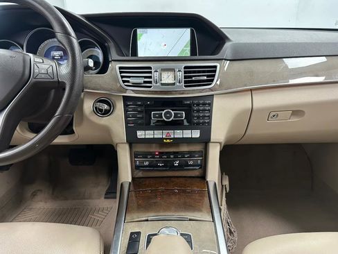 Used 2014 Mercedes-Benz E 350 4MATIC Sedan image 49