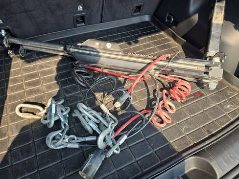 Used 2019 Jeep Cherokee Trailhawk AWD/4WD image 37