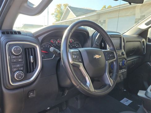 Used 2021 Chevrolet Silverado 1500 LT image 20