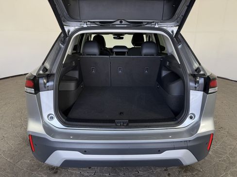 Used 2026 Volkswagen Tiguan SE FWD image 7