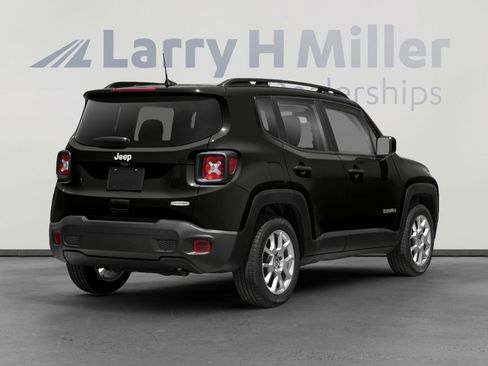 Used 2020 Jeep Renegade Latitude w/ Cold Weather Group AWD/4WD image 2