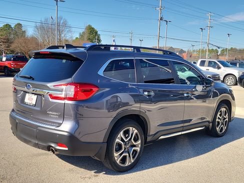 Certified 2024 Subaru Ascent Touring w/ Popular Package #2 image 3