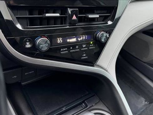 Used 2024 Toyota Camry SE image 17