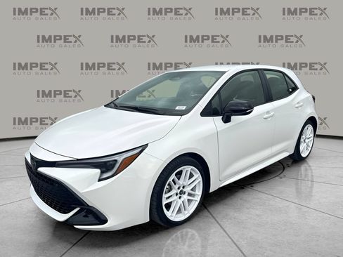 Used 2026 Toyota Corolla SE FWD image 1