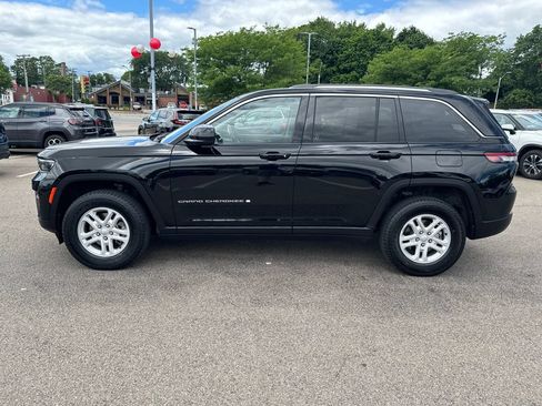 Used 2023 Jeep Grand Cherokee Laredo AWD/4WD image 4
