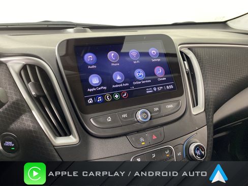 Used 2025 Chevrolet Malibu LT image 2