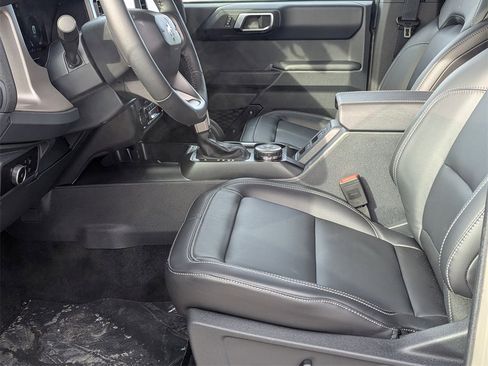 New 2025 Ford Bronco Outer Banks w/ Sasquatch Package image 6