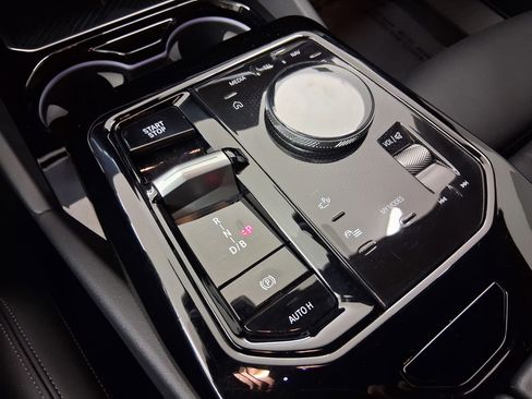 Certified 2024 BMW i5 eDrive40i RWD image 17