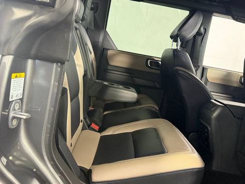 Used 2024 Ford Bronco Wildtrak AWD/4WD image 28