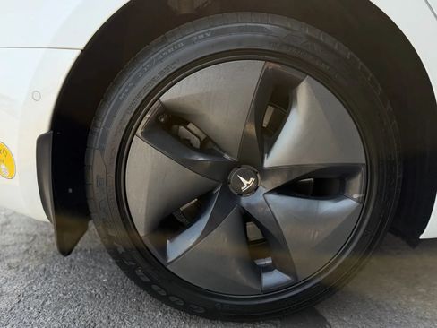 Used 2021 Tesla Model 3 Standard Range Plus RWD image 39