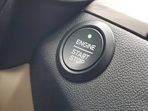 Used 2020 Ford Escape Titanium w/ Titanium Premium Package 2.0 AWD/4WD image 21