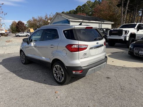 Used 2018 Ford EcoSport Titanium image 4