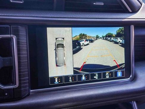 Used 2022 GMC Yukon XL Denali w/ Denali Premium Package RWD image 26