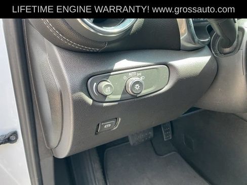 Used 2025 Chevrolet Blazer LT AWD/4WD image 12