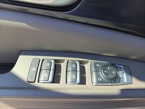 Used 2026 Kia Carnival FWD image 13