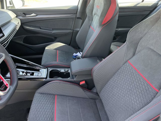 New 2026 Volkswagen GTI SE FWD image 21