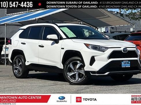 Used 2021 Toyota RAV4 SE image 1