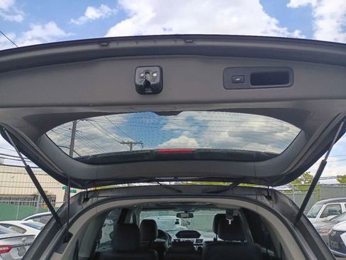 Used 2015 Honda Odyssey Touring Elite image 9