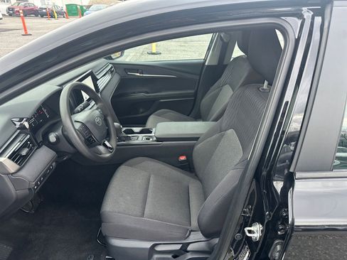 Used 2025 Toyota Camry LE image 25