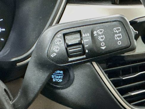 Used 2022 Ford Escape SE w/ Convenience Package FWD image 14