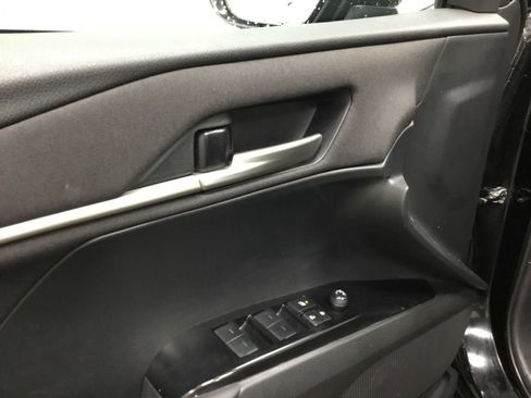 Used 2025 Toyota Camry SE FWD image 6