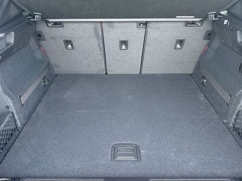 Used 2024 Porsche Macan 4 Electric image 17