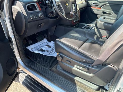 Used 2013 Chevrolet Avalanche LT w/ All-Star Edition AWD/4WD image 11