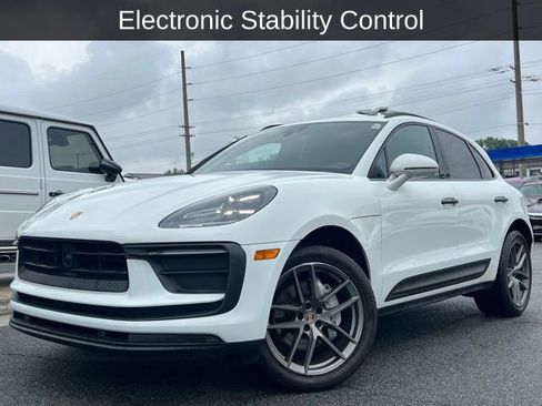 Used 2022 Porsche Macan AWD/4WD image 16