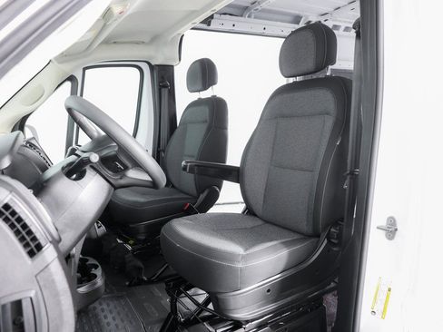 Used 2024 RAM ProMaster 2500 w/ Convenience Group image 22