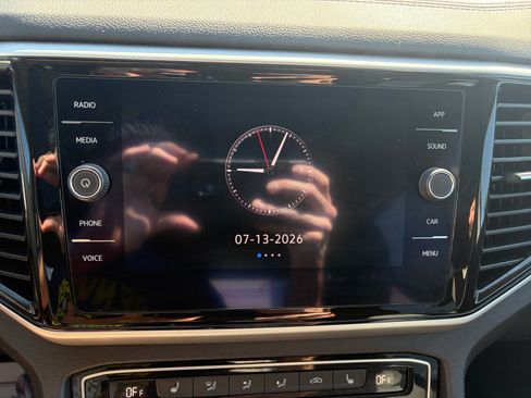 Used 2022 Volkswagen Atlas SE w/ Panoramic Sunroof Package FWD image 12