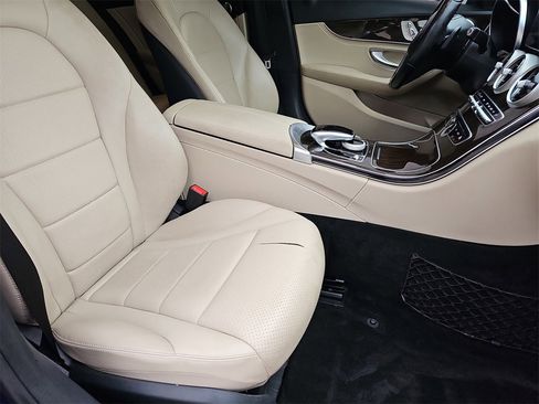 Used 2016 Mercedes-Benz C 300 4MATIC Sedan w/ Multimedia Package image 13