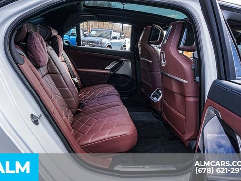 Used 2025 BMW i7 eDrive50 w/ M Sport Package image 23