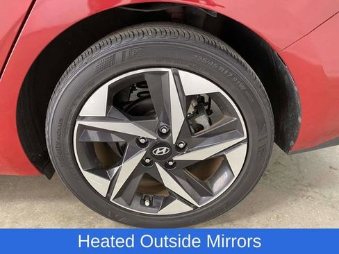 Used 2023 Hyundai Elantra SEL w/ Convenience Package image 9