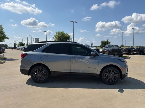 Used 2024 Chevrolet Equinox RS FWD image 6