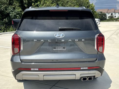 Used 2024 Hyundai Palisade Limited FWD image 12